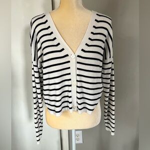 Abercrombie & Fitch Woman’s White & Black Striped Cotton Swearer Size Large